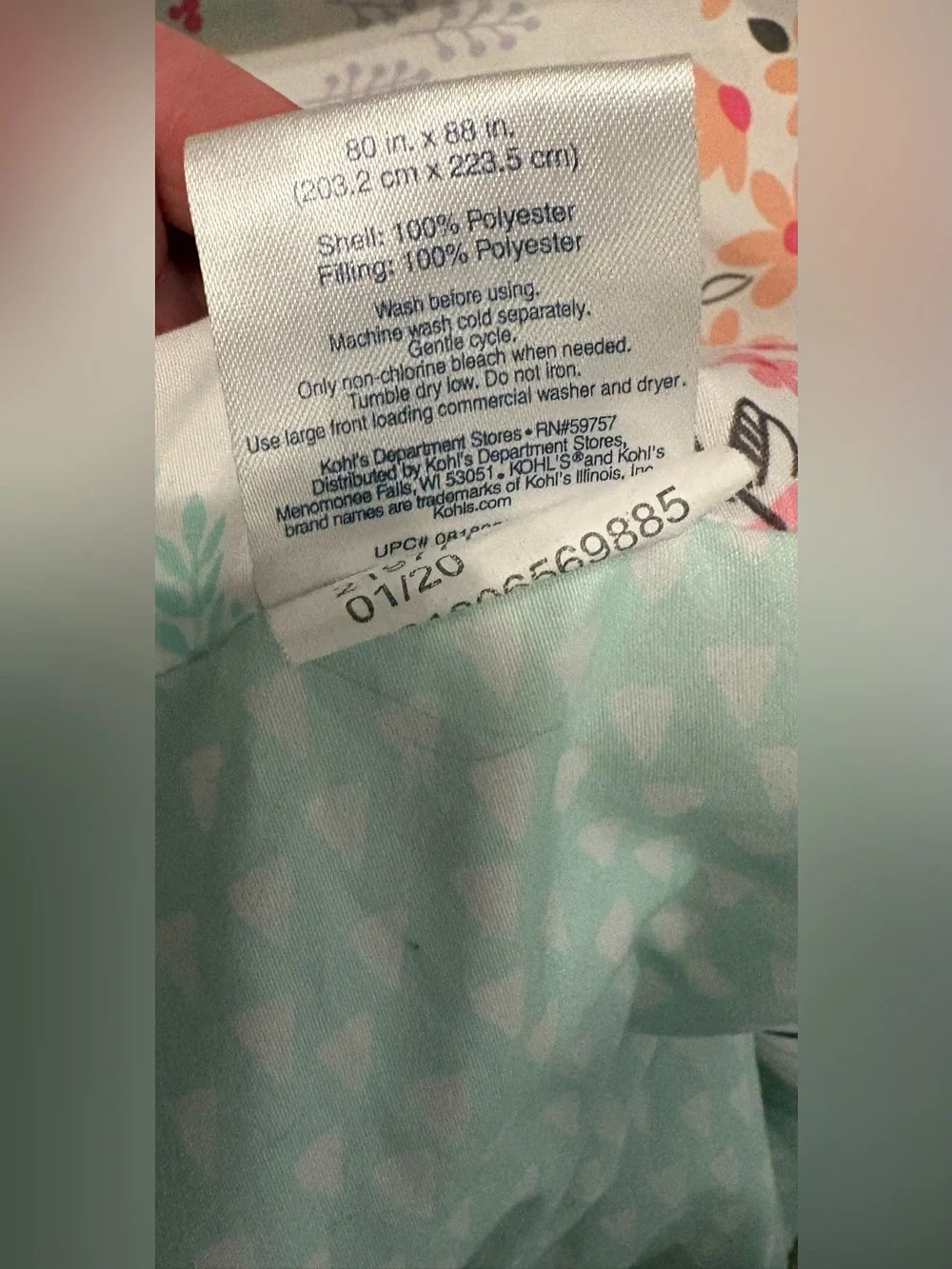 350- Full size reversible comforter: unicorns/floral and mint with white dots